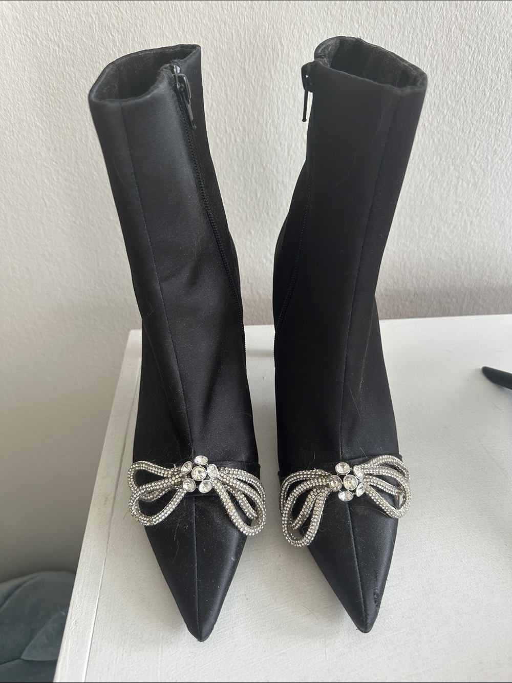 Steve Madden Black Pointed-Toe Ankle Booties with Rhinestone Bow - Picture 1 of 5